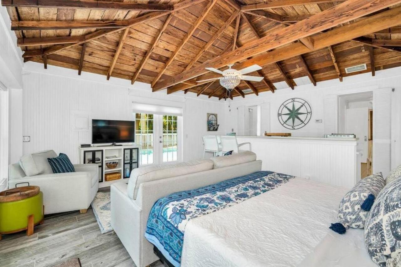 Cabin Style Pool Home W/ Guesthouse! Sleeps 10! Stuart Exterior photo